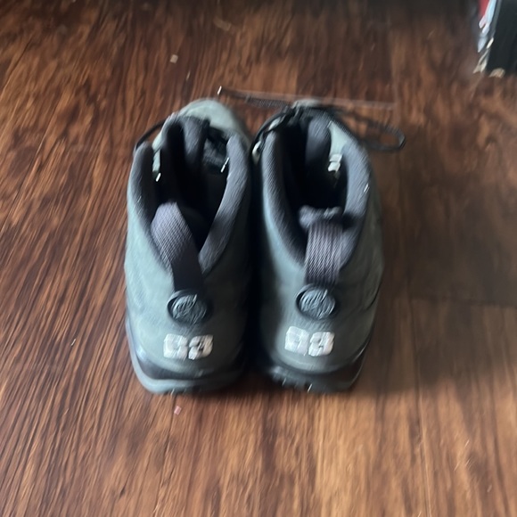 Used Jordan 9. Men’s size 10 - Picture 4 of 4